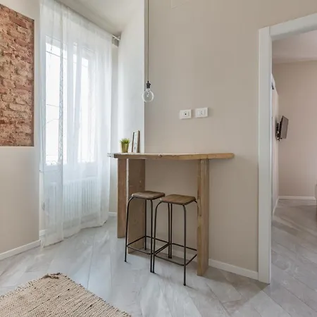 Stylish Studio, Skyline View, Modern Amenities 아파트 밀라노