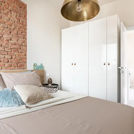 Stylish Studio, Skyline View, Modern Amenities 아파트 밀라노