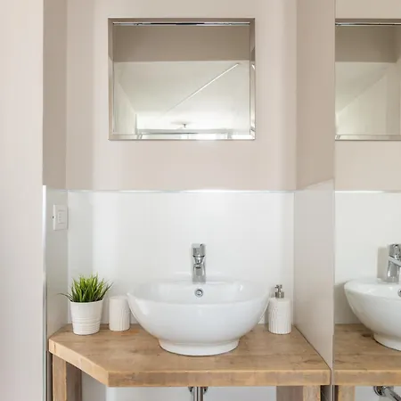 Stylish Skyline View Modern Amenities * Milano