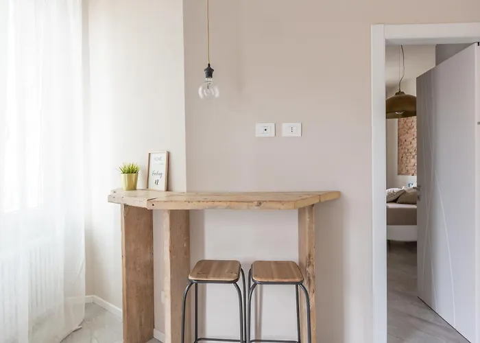 Stylish Studio, Skyline View, Modern Amenities Milan