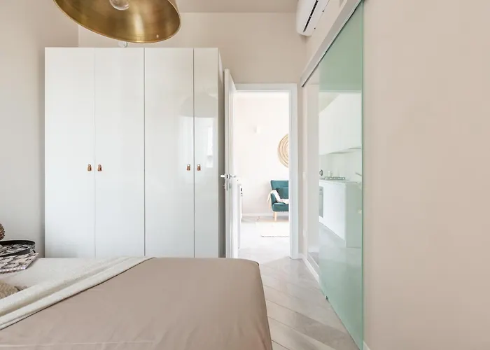 Stylish Studio, Skyline View, Modern Amenities * Milan