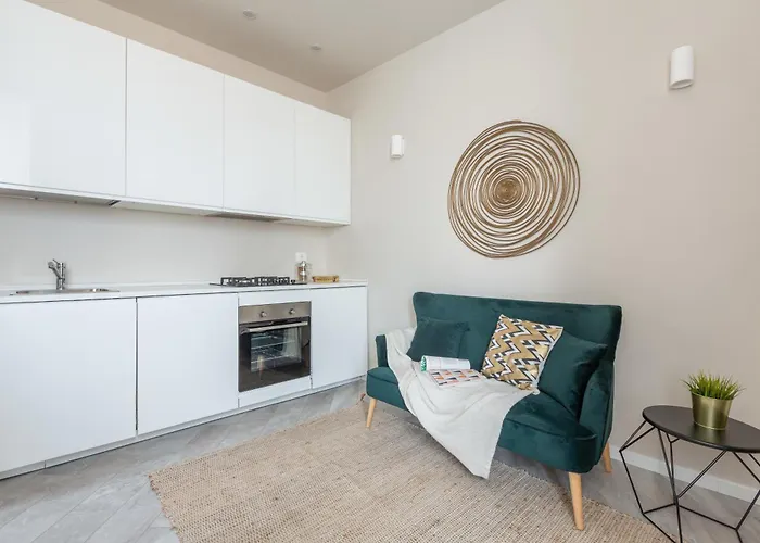 Stylish Studio, Skyline View, Modern Amenities Apartment Milan