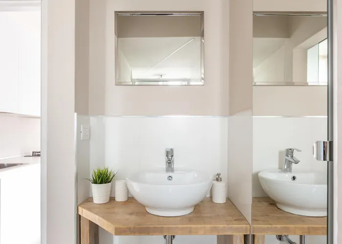 Stylish Studio, Skyline View, Modern Amenities * Milan