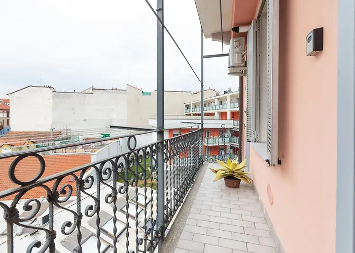 Stylish Studio, Skyline View, Modern Amenities Appartamento *