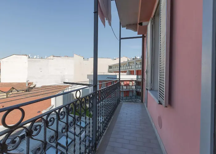 Stylish Studio, Skyline View, Modern Amenities Appartamento